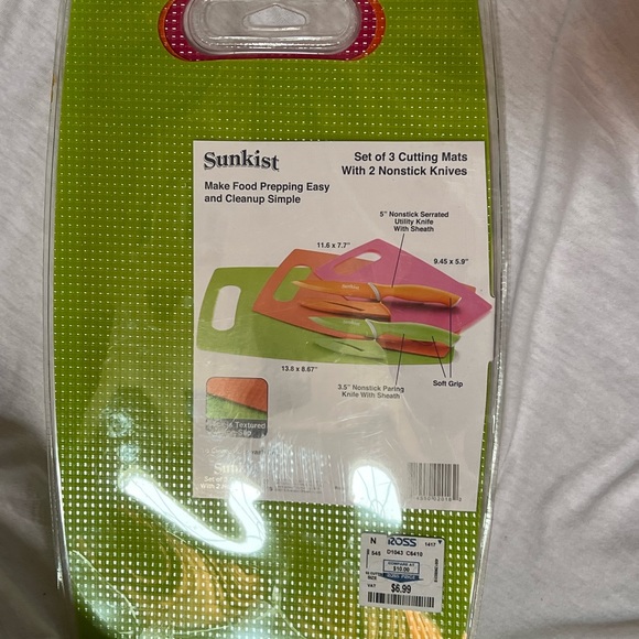 Sunkist set of 3 cutting mats with 2 nonstick knives - Picture 2 of 4